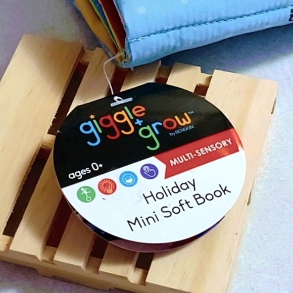 SANTA'S WORKSHOP GIGGLE + GROW HOLIDAY MINI SOFT BOOK AGES  0+ - Picture 7 of 7